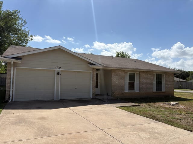 1709 W Mesa Park DR