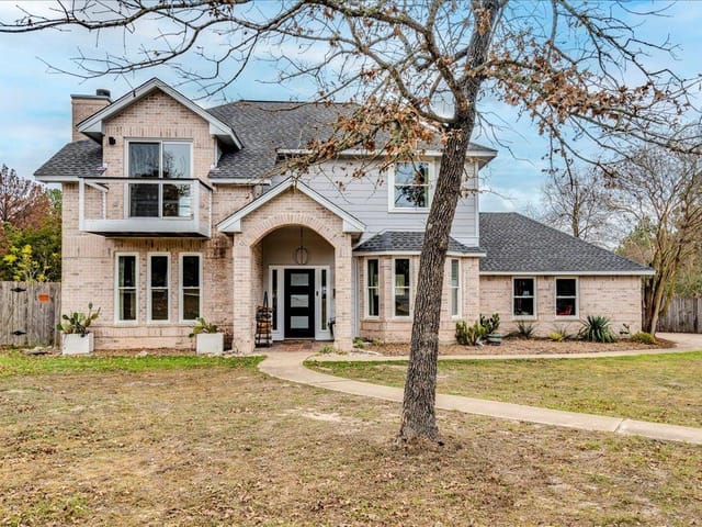 171 N Pin Oak Xing