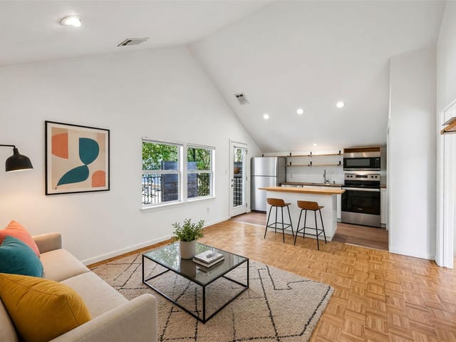 1710 E 16th ST Unit #B