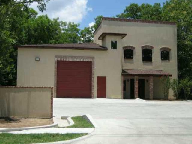1710 Evergreen