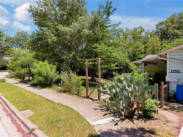 1710 Singleton Ave Unit #2