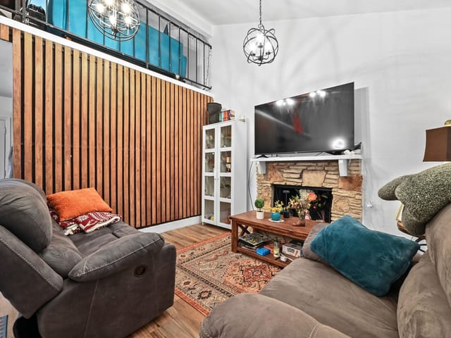 1710 Timberwood Dr