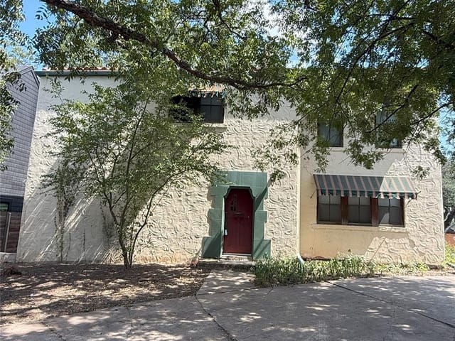 1711 Travis Heights BLVD