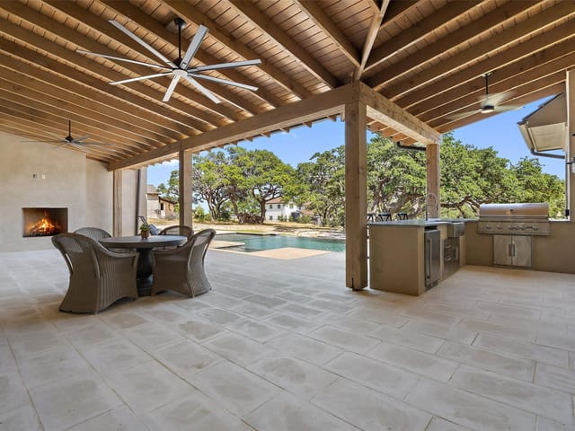 17118 Whispering Breeze Dr