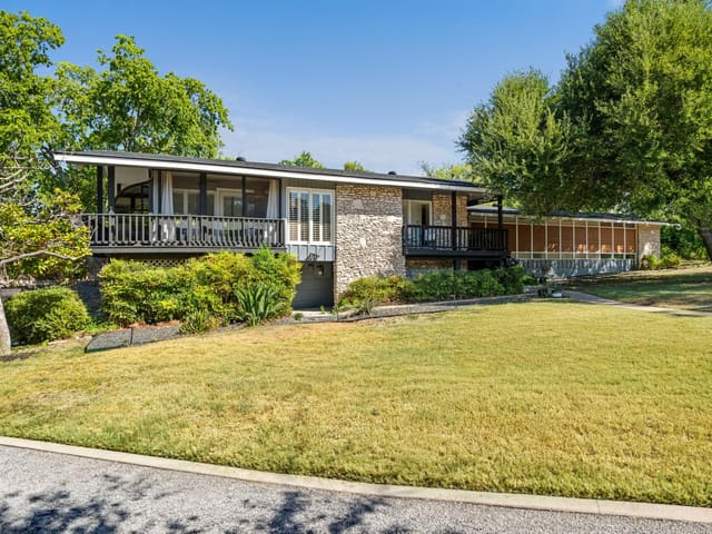 1712 McCoy PL