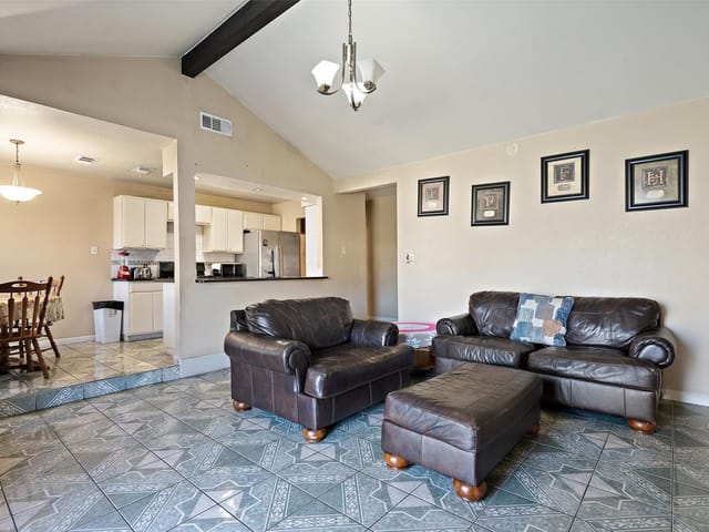 1712 Pine Knoll DR