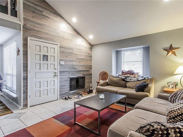 1712 Timberwood Dr