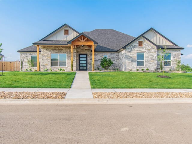1713 Kellan DR