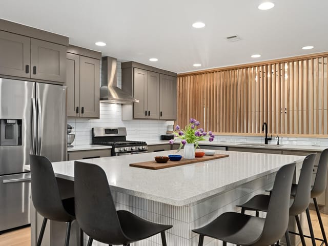 1713 Madison Ave