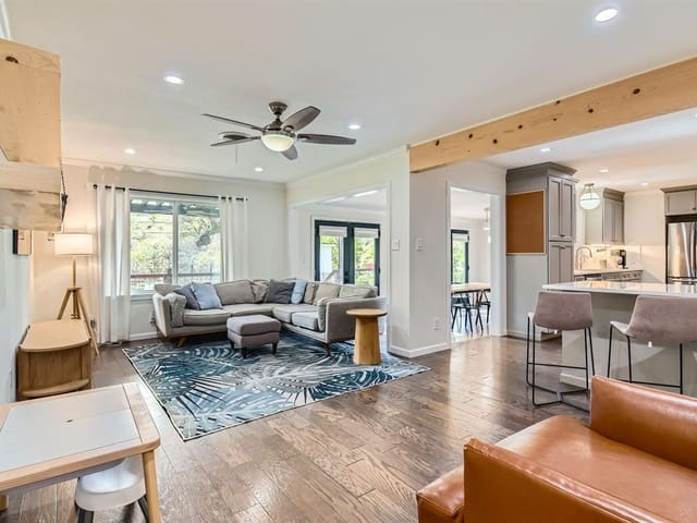 1713 Mariposa Dr