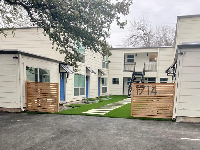 1714 Enfield RD Unit #105
