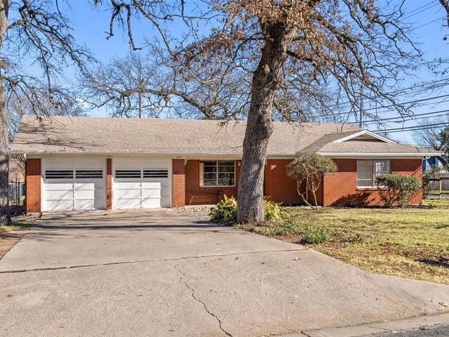 1714 Mariposa Dr