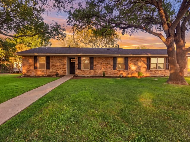 1714 Twin Island DR