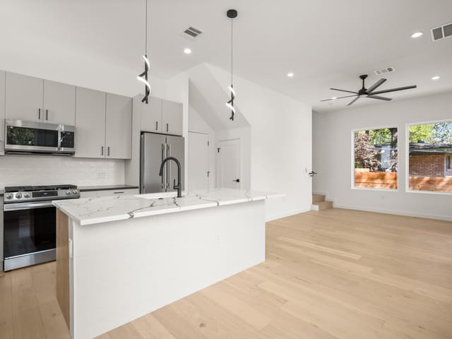 1714 Woodland Ave Unit #2