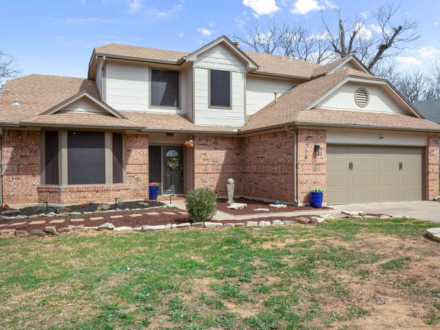 1714 Woodwind LN