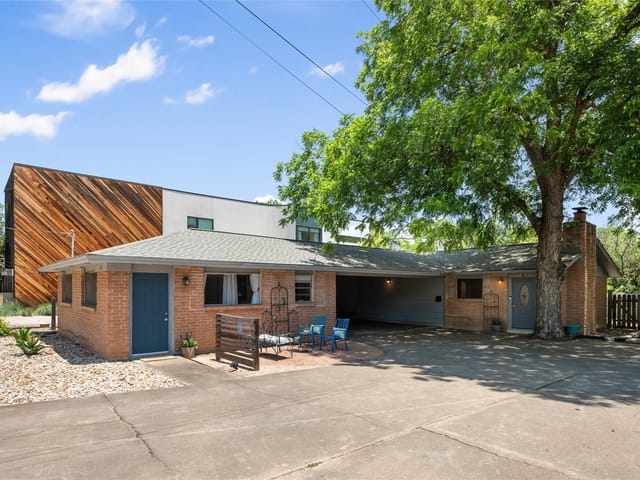 1715 Bluebonnet Ln