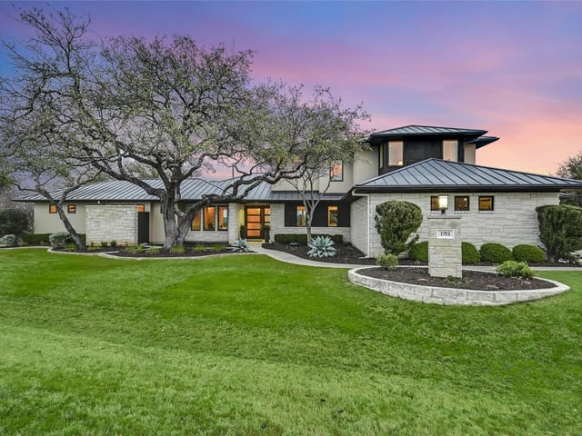 1715 Corto Ln