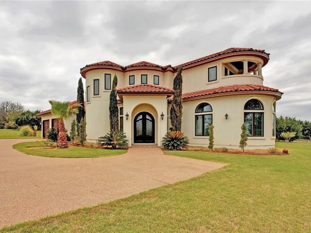 1716 Corto Ln