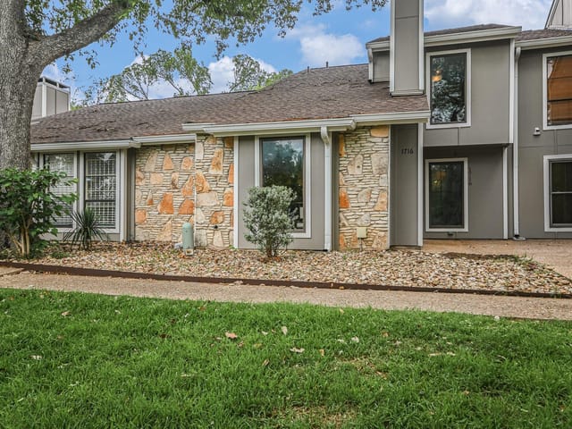1716 Timberwood DR