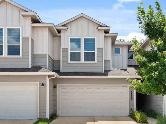 1717 Roseburg DR