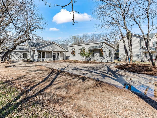 1718 Bunche Rd