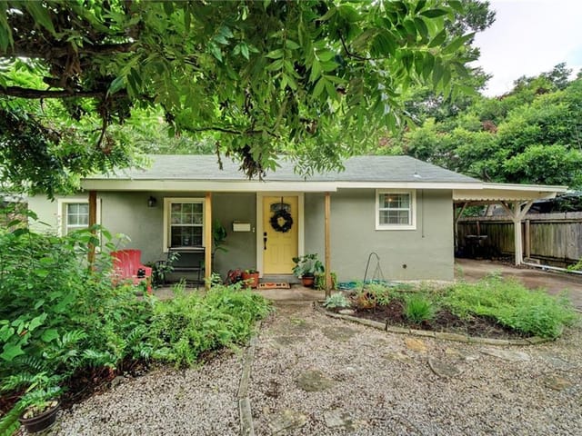 1719 E 38 1/2 St