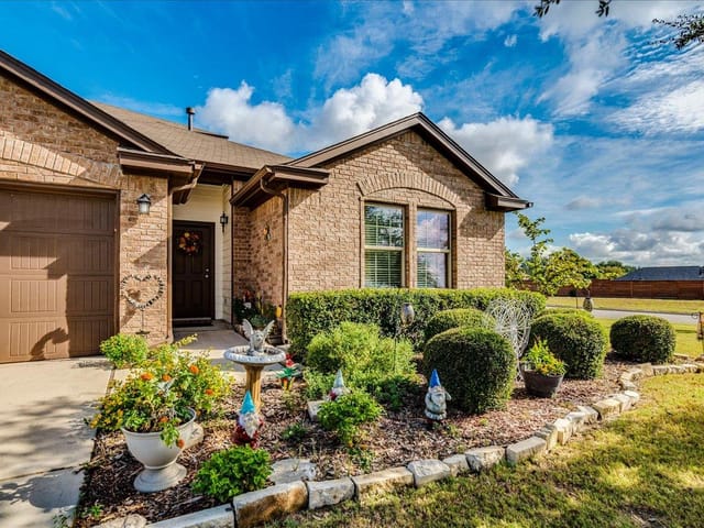 172 Mistflower LN