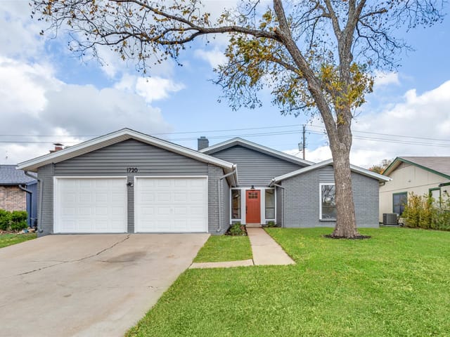 1720 Pine Knoll Dr