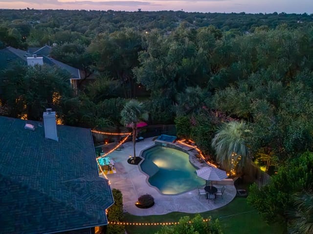 17213 Crescent Heights TRL