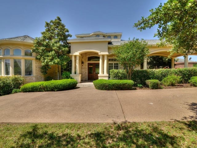 1722 Canonero DR