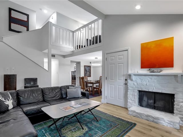 1722 TIMBER RIDGE Dr