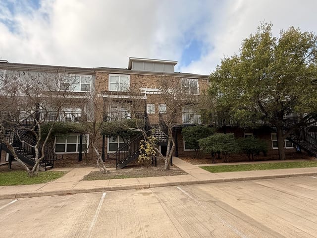 1725 Harvey Mitchell Pkwy S Unit #1430