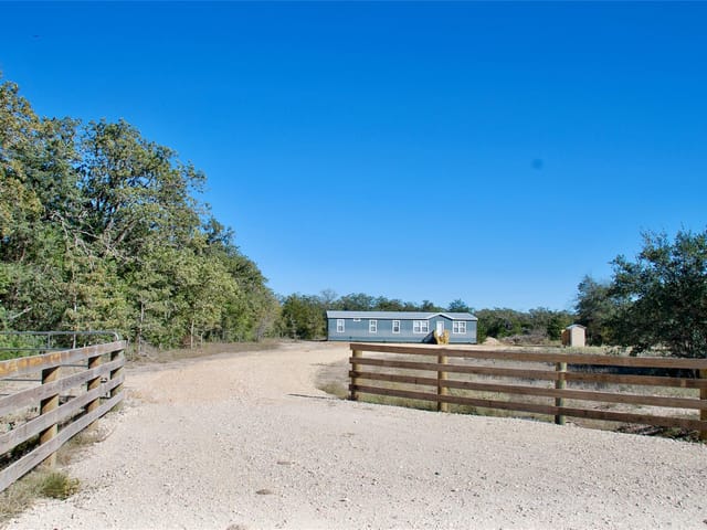 1727 Davis Rd