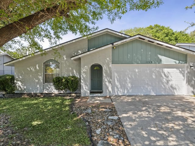 1729 Cricket Hollow DR