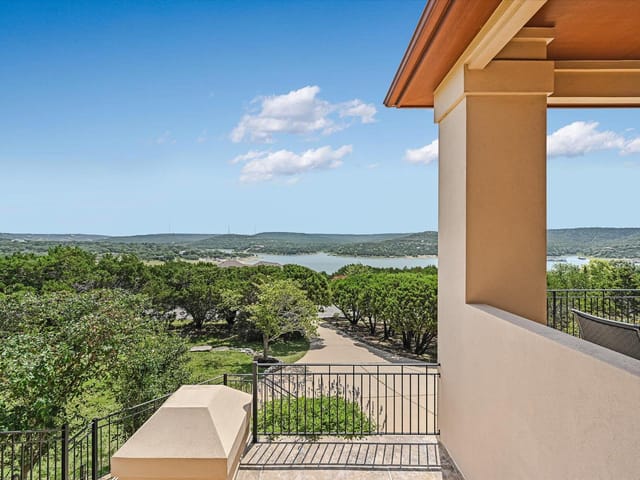 17309 Northlake Hills DR