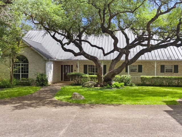 1731 Riada DR