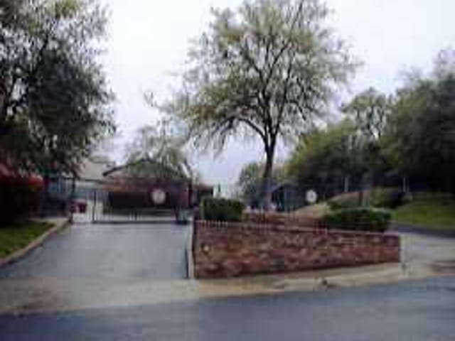 1741 SPYGLASS DR Unit #301