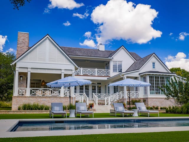 1755 Riada DR