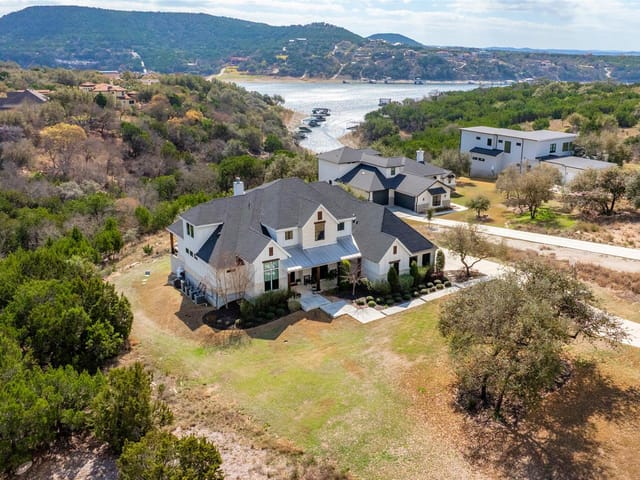 17701 Hunters Hollow