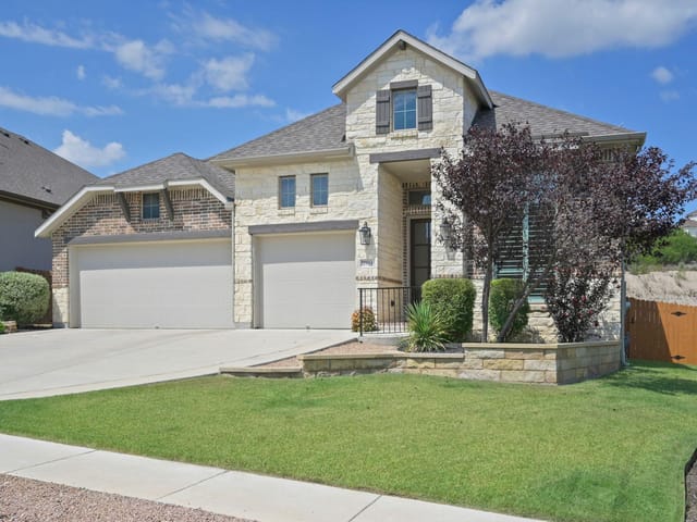 17904 Dufour Dr