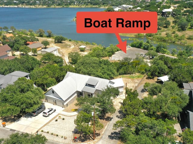 1799 Lakeside DR