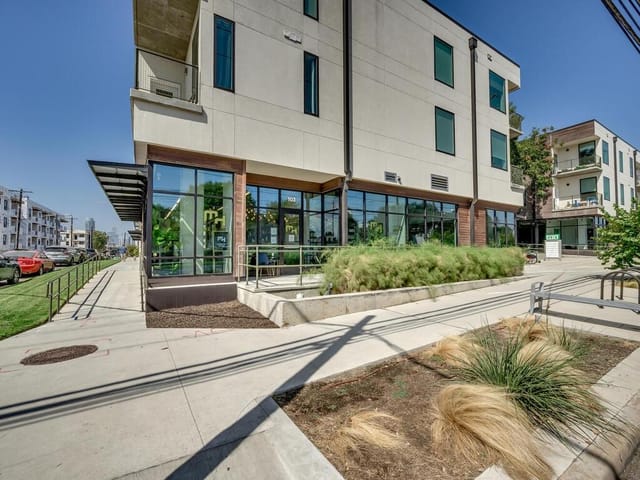 1800 E 4th St Unit #202