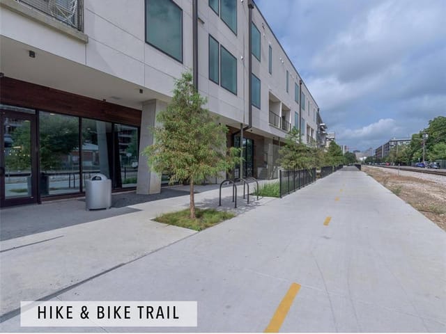 1800 E 4th St Unit #207