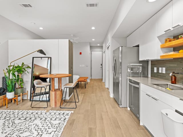 1800 E 4th Unit #208