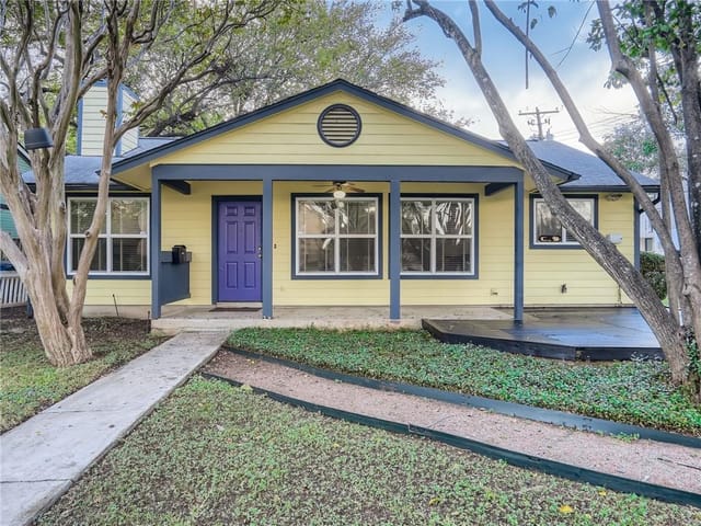 1800 Kinney Ave