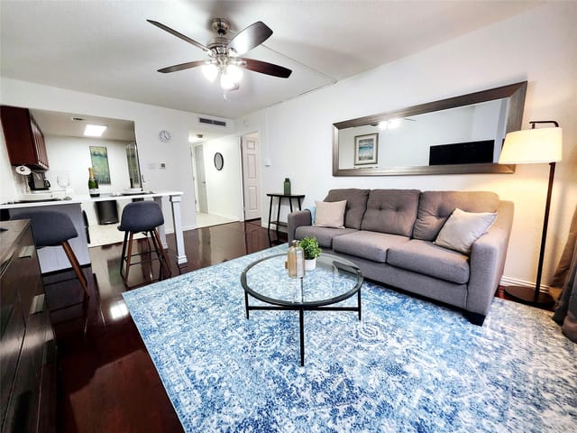 1800 Lavaca St Unit #102