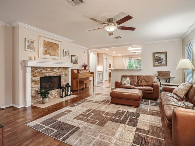 1800 Pannier Ln