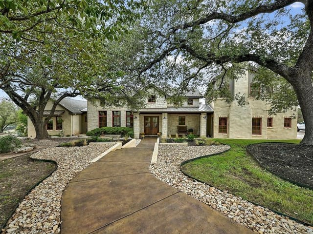 18000 Glenville CV