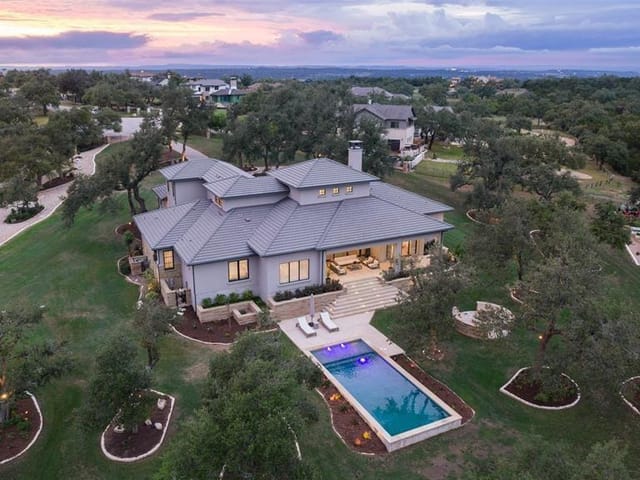 18001 Glenville CV