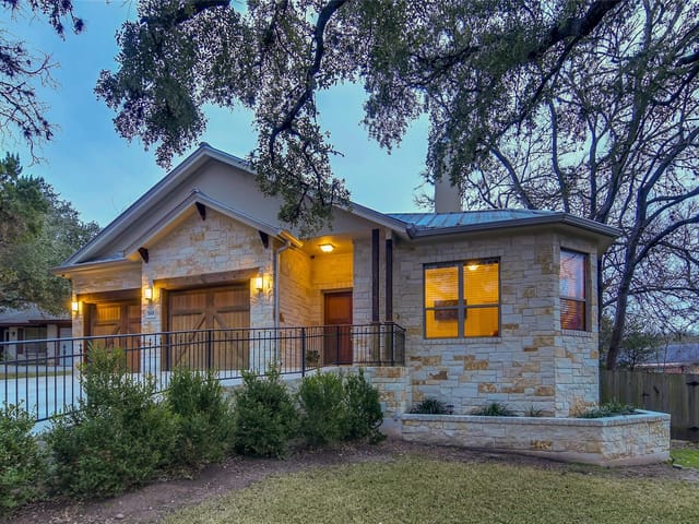 1801 Larchmont DR